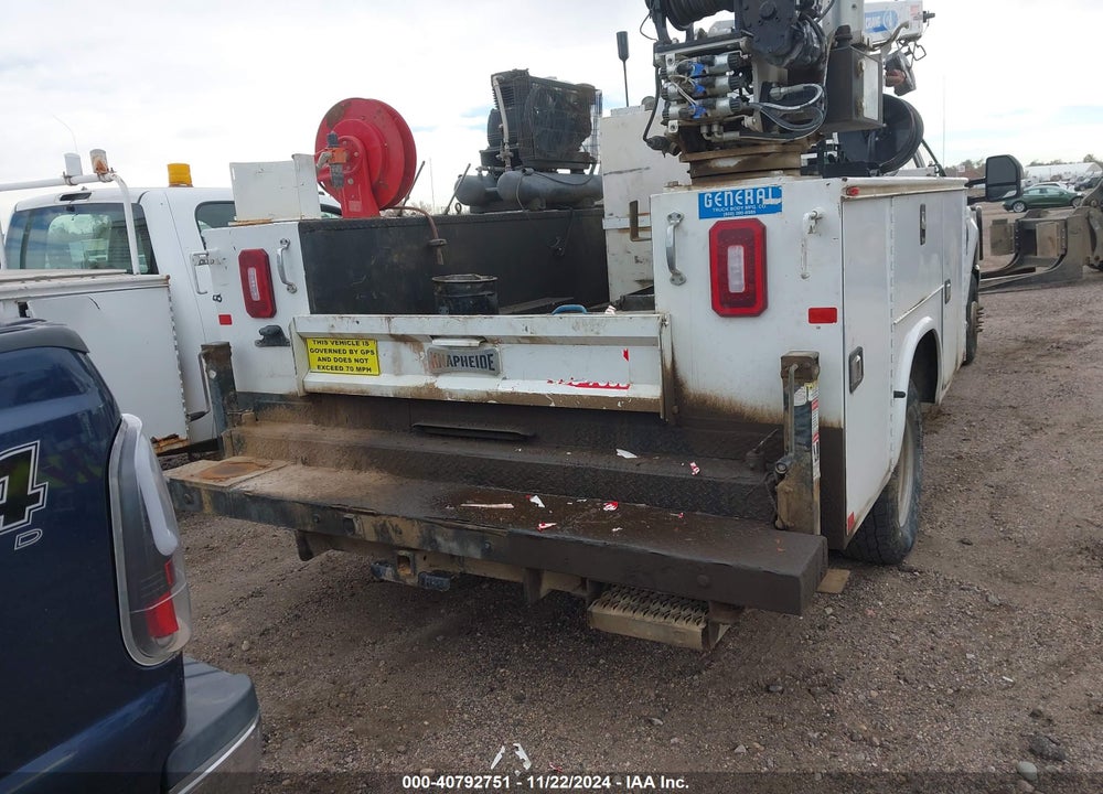 2019 FORD F-350 CHASSIS XL VIN: 1FD8X3H65KEE13963