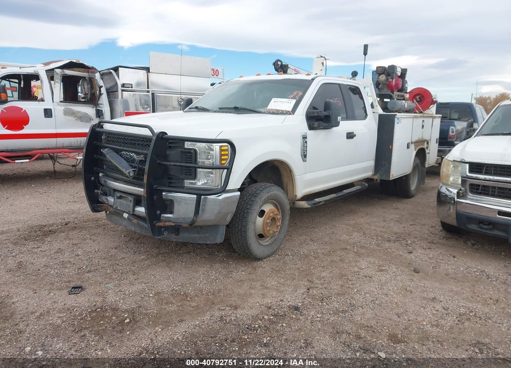 2019 FORD F-350 CHASSIS XL VIN: 1FD8X3H65KEE13963