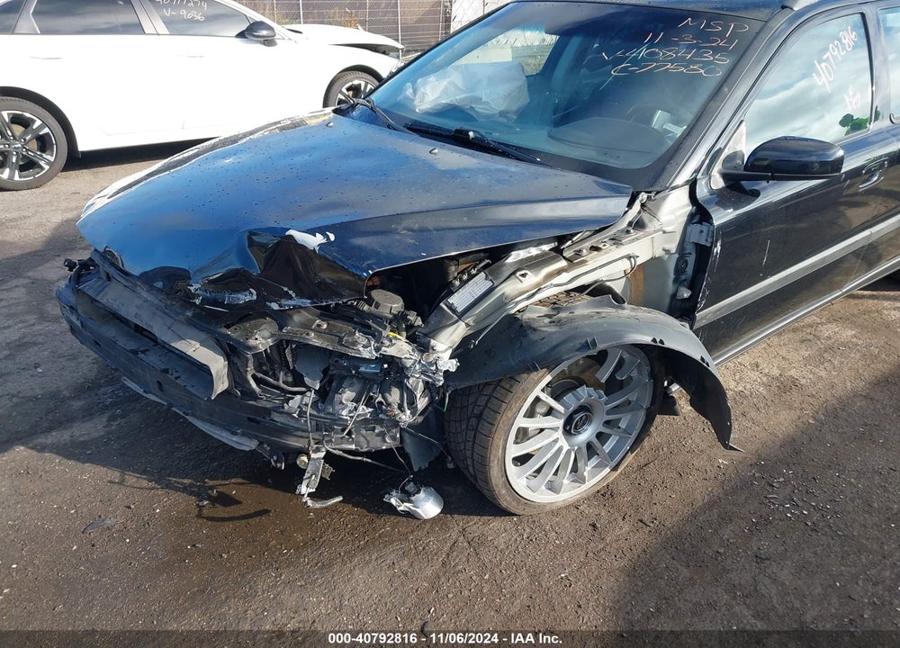 2004 VOLVO V70 R VIN: YV1SJ52YX42408435