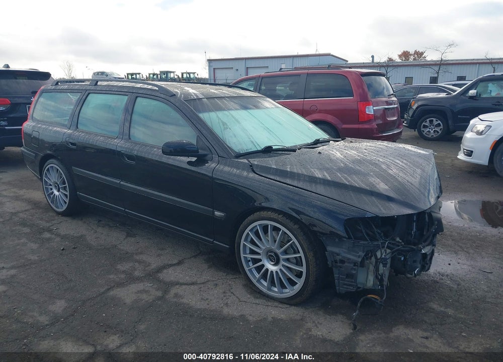 2004 VOLVO V70 R VIN: YV1SJ52YX42408435
