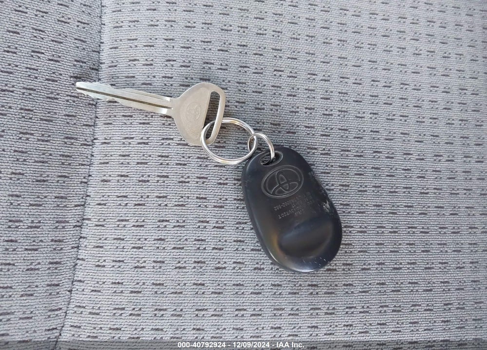 2006 TOYOTA SIENNA CE VIN: 5TDZA23C76S422407