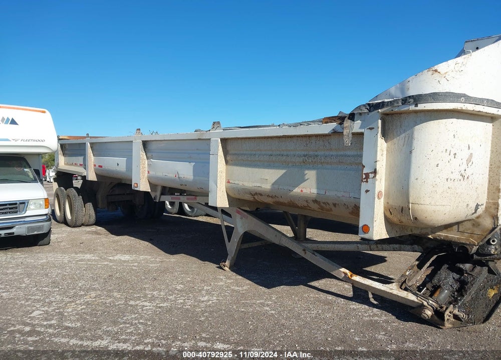2005 CLEMENT IND DUMP VIN: 5C2BB38BX5M004455