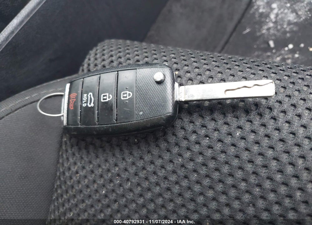 2019 KIA OPTIMA LX VIN: 5XXGT4L37KG286708