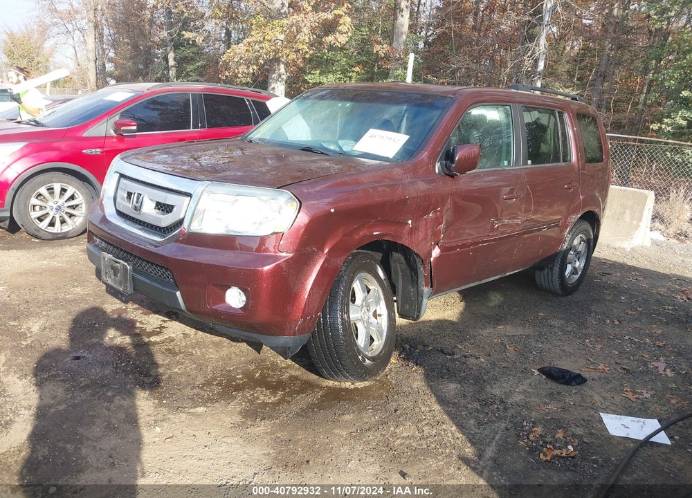2011 HONDA PILOT EX VIN: 5FNYF4H4XBB040414