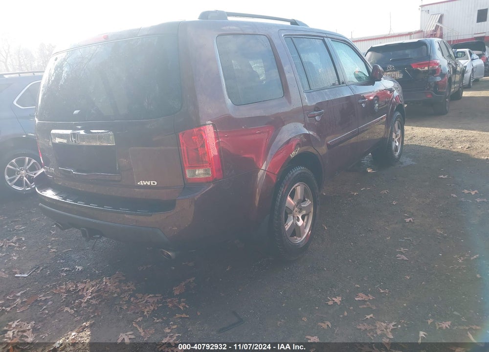 2011 HONDA PILOT EX VIN: 5FNYF4H4XBB040414