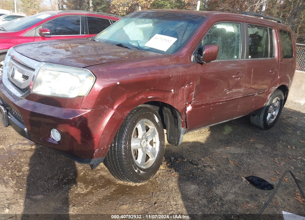 2011 HONDA PILOT EX VIN: 5FNYF4H4XBB040414