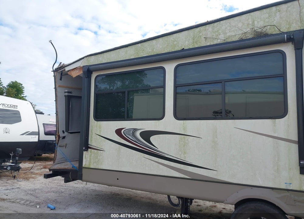 2021 FOREST RIVER OTHER VIN: 4X4FWBN23MV705067