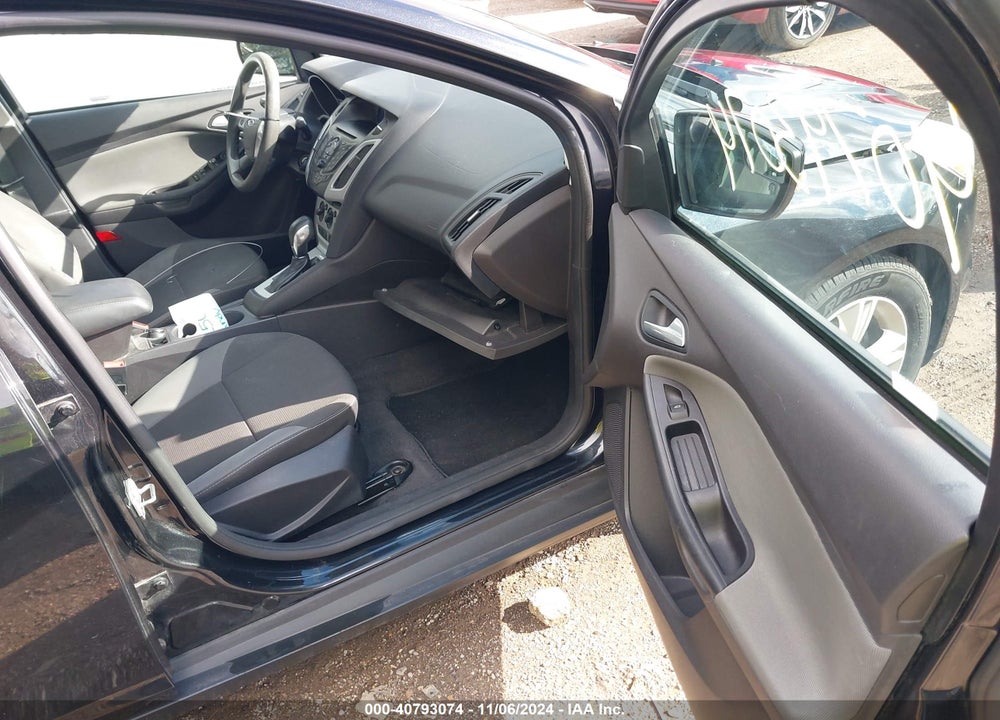 2014 FORD FOCUS SE VIN: 1FADP3F27EL154921