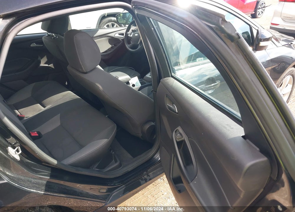 2014 FORD FOCUS SE VIN: 1FADP3F27EL154921