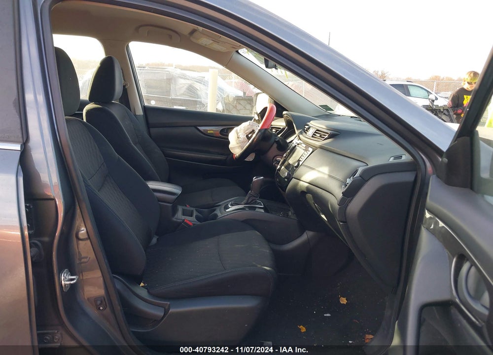 2019 NISSAN ROGUE VIN: 5N1AT2MVXKC748300