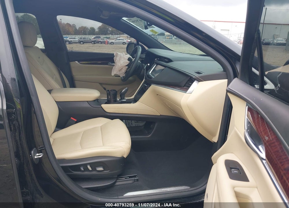 2017 CADILLAC XT5 LUXURY VIN: 1GYKNBRS5HZ296595