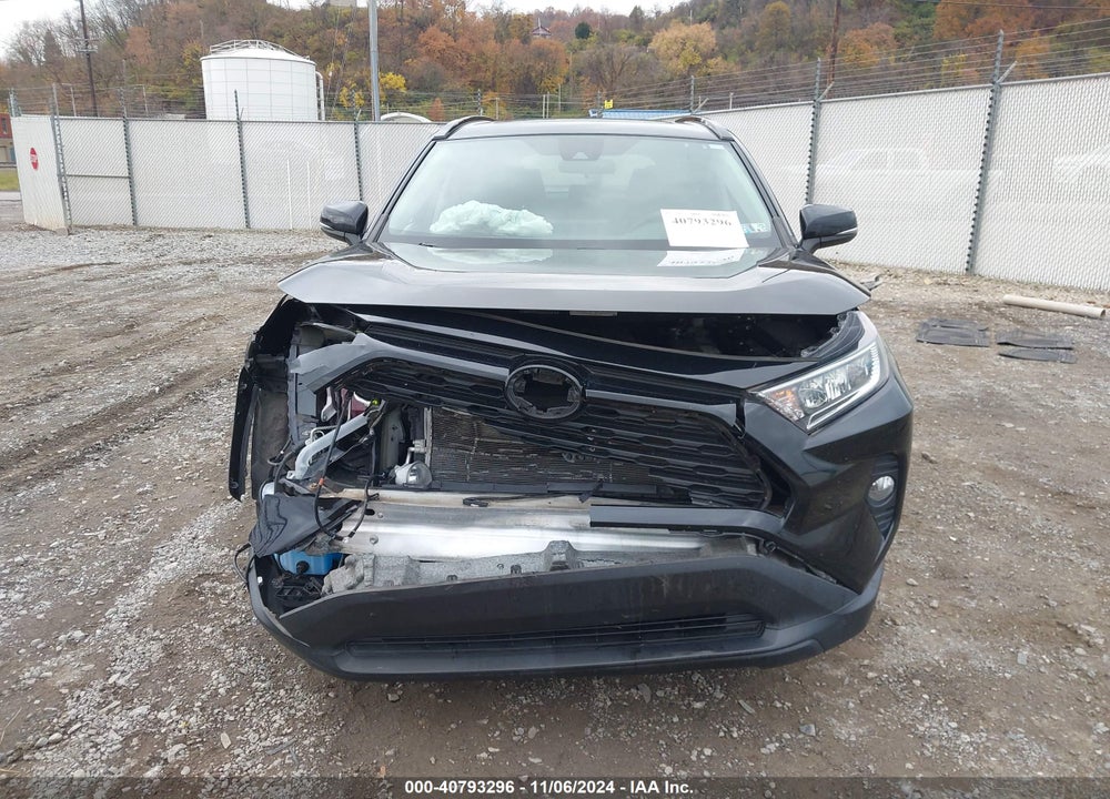 2021 TOYOTA RAV4 XLE VIN: 2T3P1RFV9MC242470
