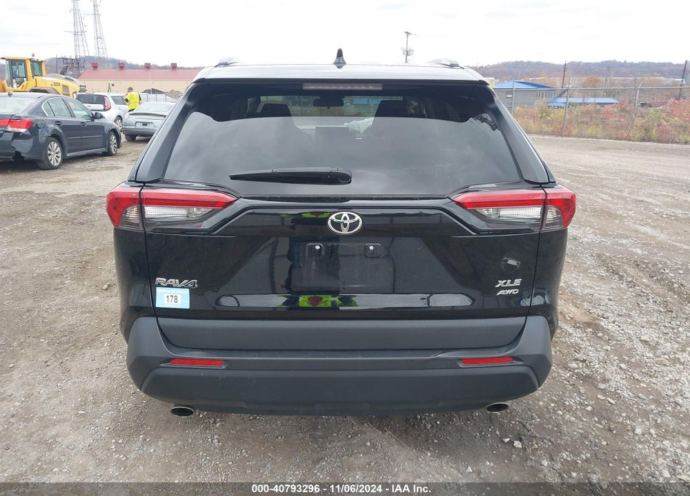 2021 TOYOTA RAV4 XLE VIN: 2T3P1RFV9MC242470