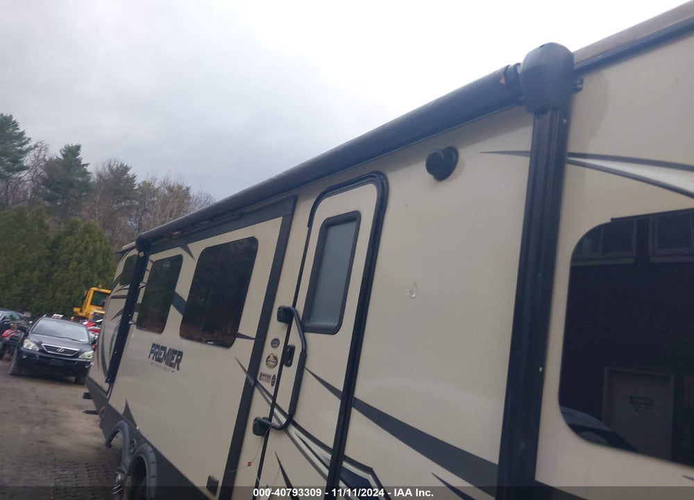2018 KEYSTONE OTHER VIN: 4YDT31B25JD435757