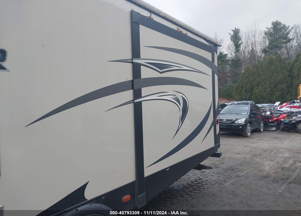 2018 KEYSTONE OTHER VIN: 4YDT31B25JD435757
