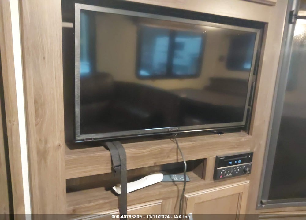 2018 KEYSTONE OTHER VIN: 4YDT31B25JD435757