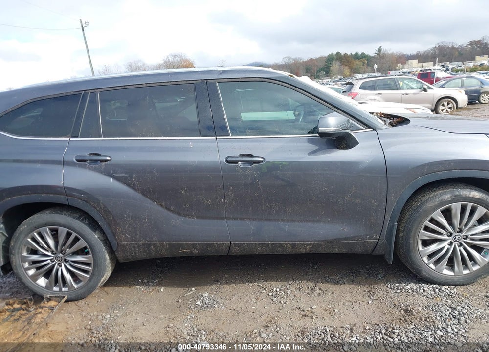 2021 TOYOTA HIGHLANDER PLATINUM VIN: 5TDFZRBH3MS118845