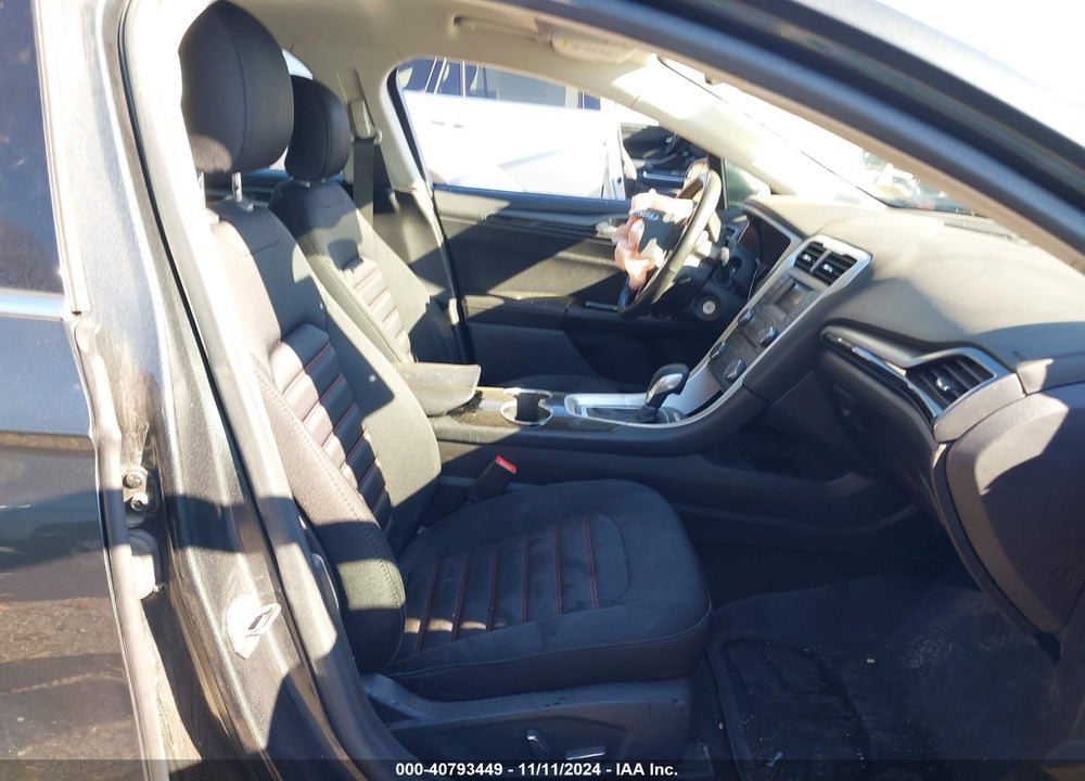 2015 FORD FUSION SE VIN: 3FA6P0H77FR302682