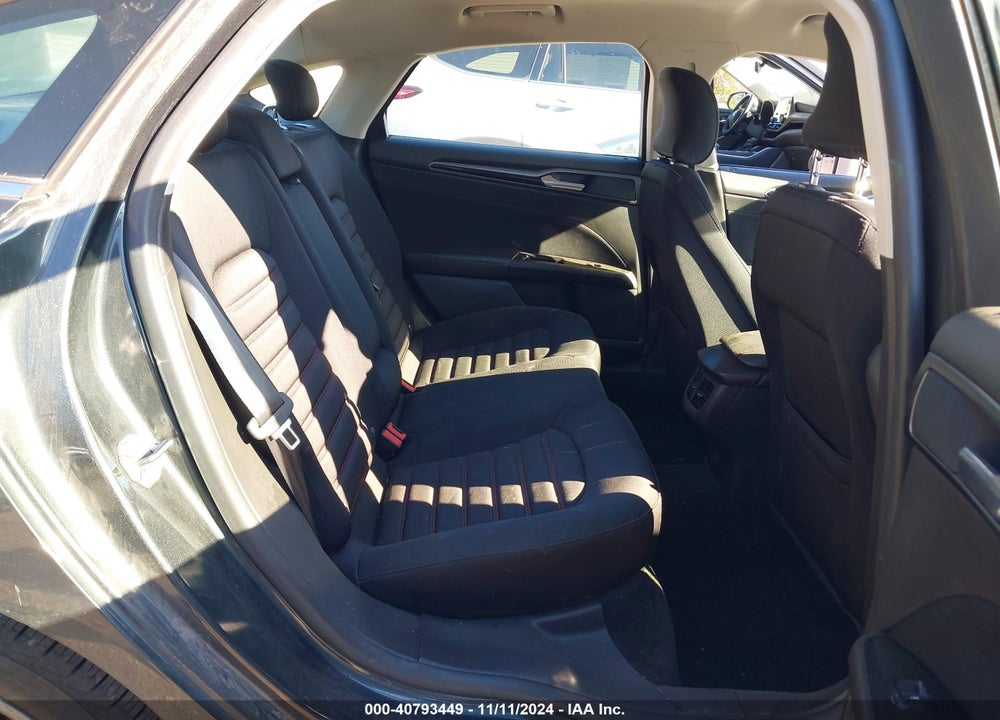 2015 FORD FUSION SE VIN: 3FA6P0H77FR302682