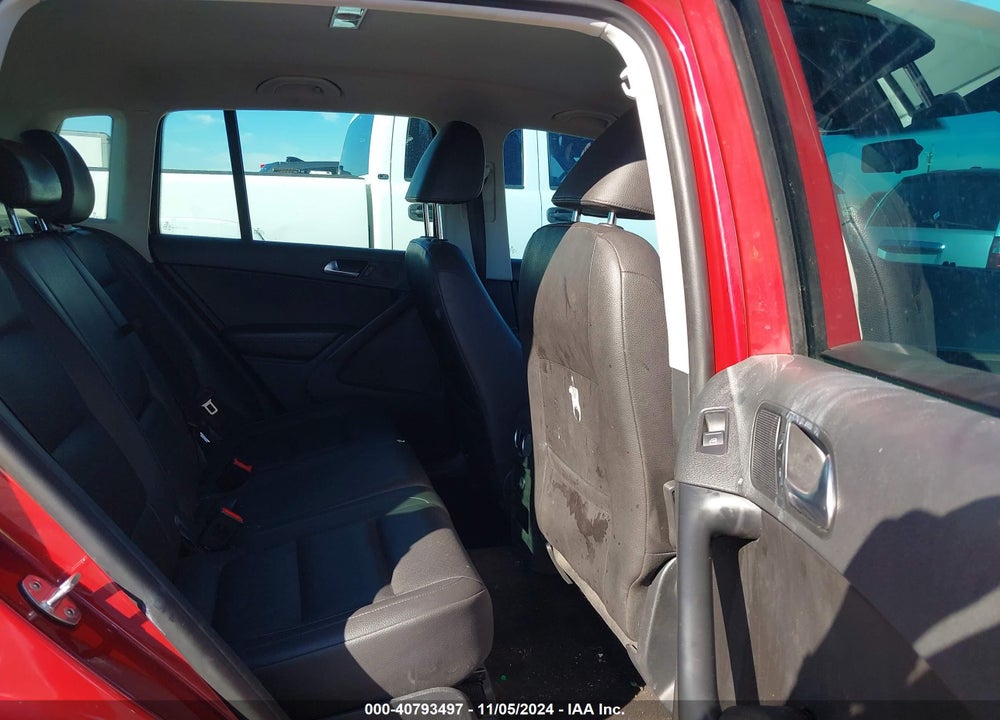 2014 VOLKSWAGEN TIGUAN SE VIN: WVGBV3AX9EW052024