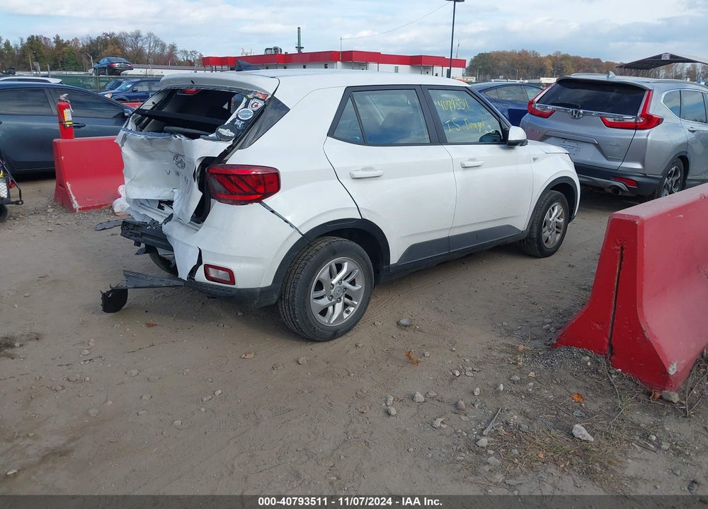 2021 HYUNDAI VENUE VIN: KMHRB8A38MU125699