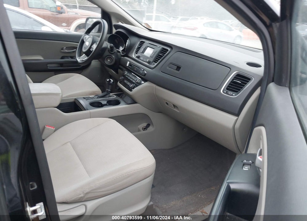 2017 KIA SEDONA LX VIN: KNDMB5C17H6221424