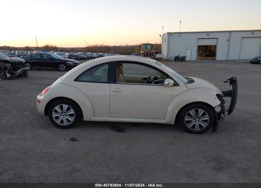 2009 VOLKSWAGEN NEW BEETLE 2.5L VIN: 3VWRG31C69M514651