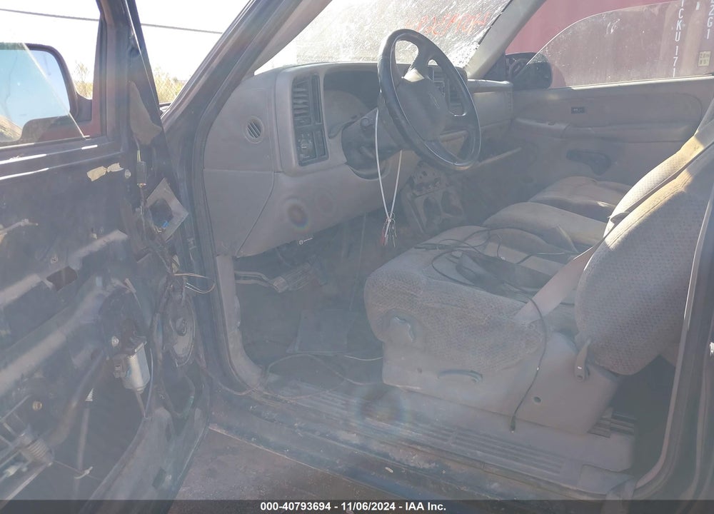 1999 CHEVROLET SILVERADO 1500 LS VIN: 2GCEC19V8X1129670