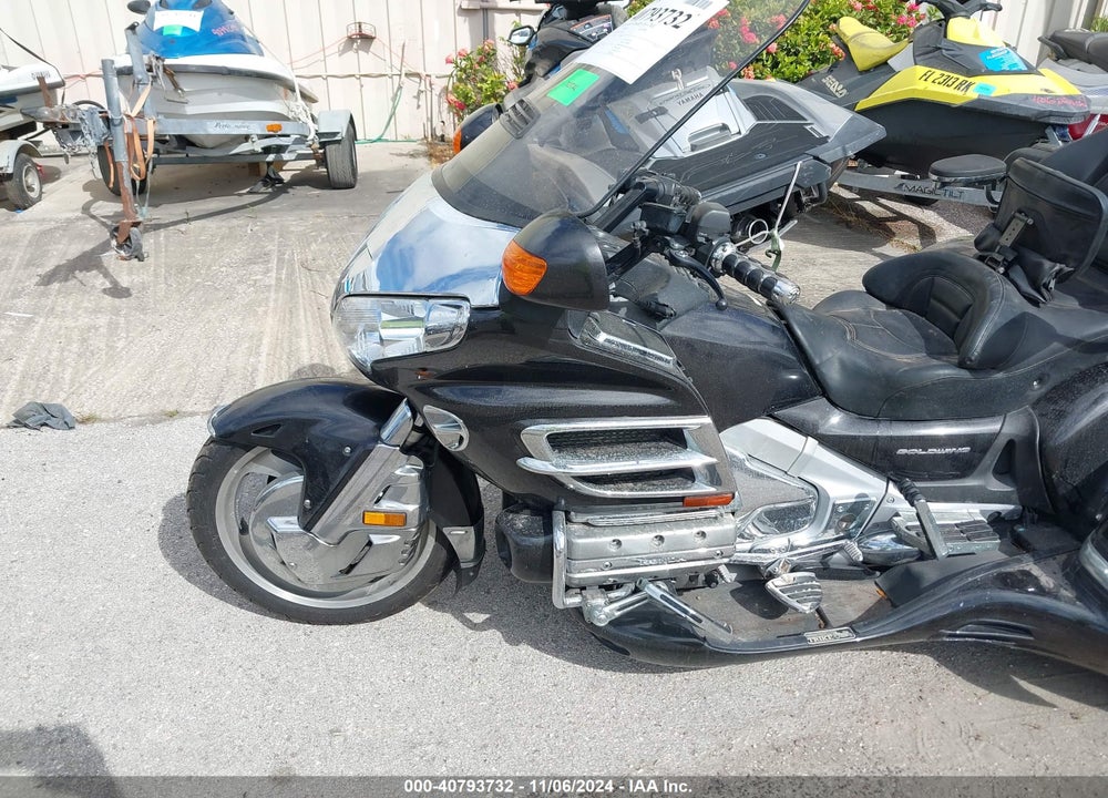 2010 HONDA GL1800 VIN: 1HFSC47G6AA907198