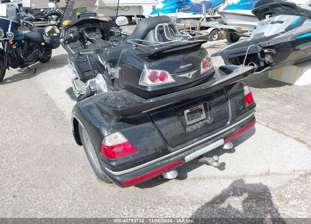 2010 HONDA GL1800 VIN: 1HFSC47G6AA907198