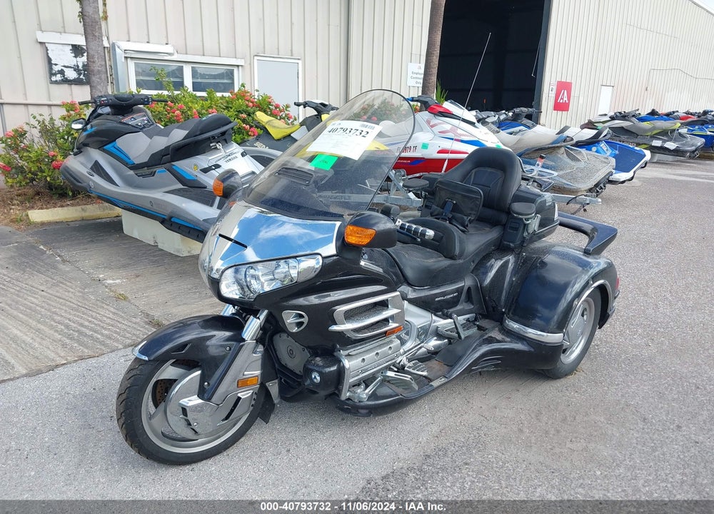 2010 HONDA GL1800 VIN: 1HFSC47G6AA907198
