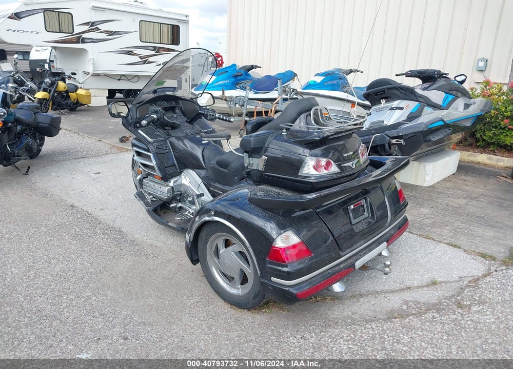2010 HONDA GL1800 VIN: 1HFSC47G6AA907198