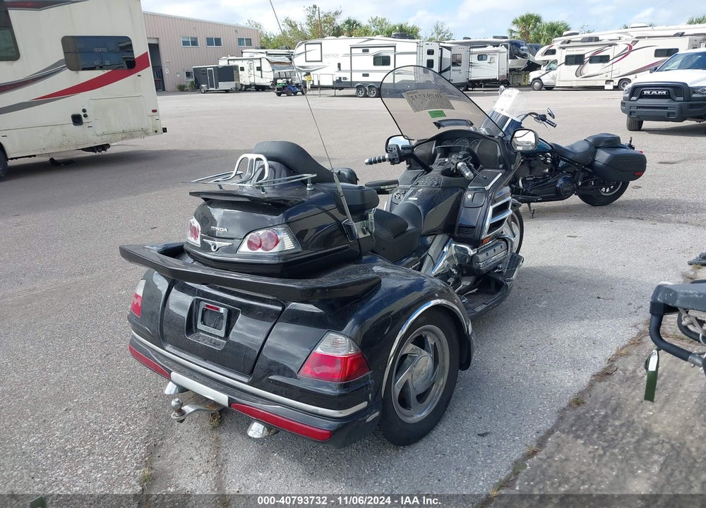 2010 HONDA GL1800 VIN: 1HFSC47G6AA907198