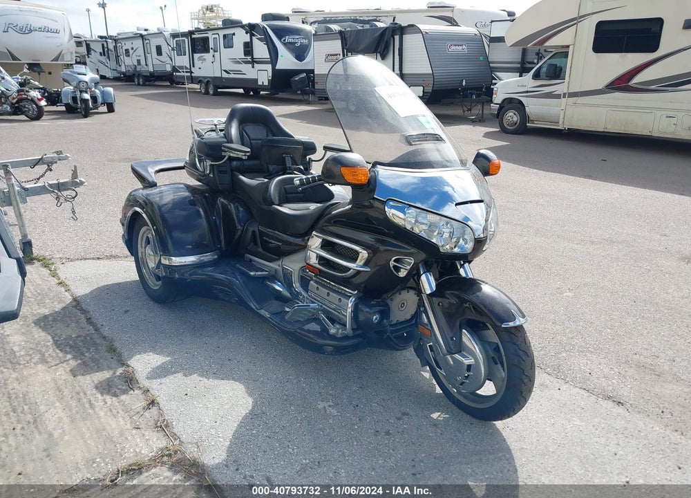 2010 HONDA GL1800 VIN: 1HFSC47G6AA907198