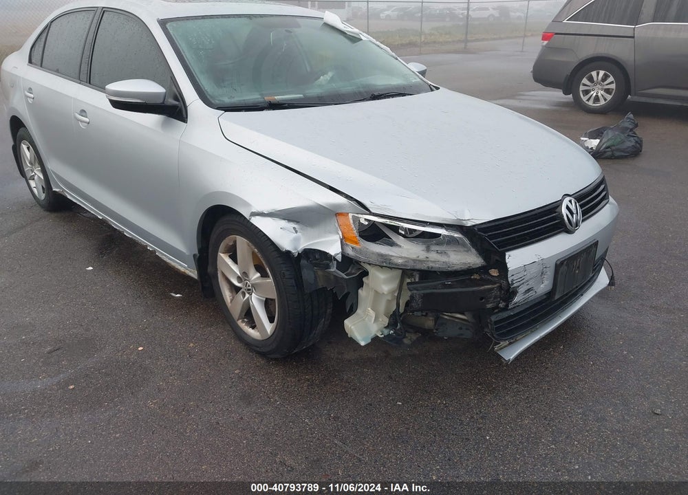 2011 VOLKSWAGEN JETTA 2.0L TDI VIN: 3VWLL7AJ5BM053472