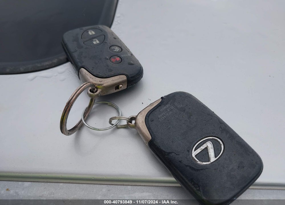 2007 LEXUS IS 350 VIN: JTHBE262872008827