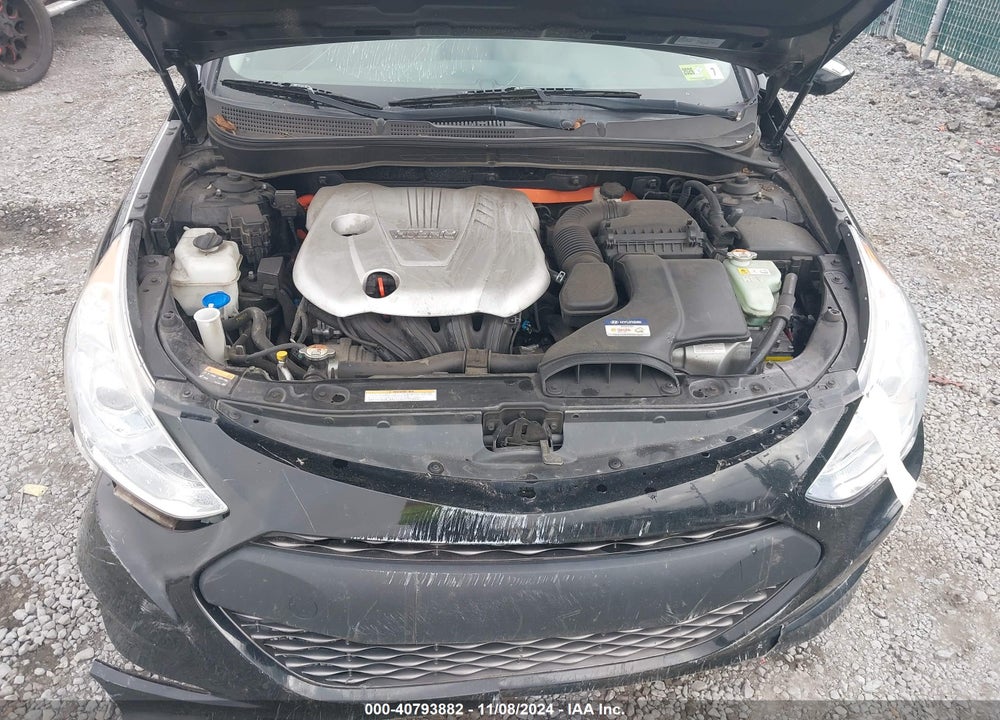 2015 HYUNDAI SONATA HYBRID VIN: KMHEC4A49FA137880