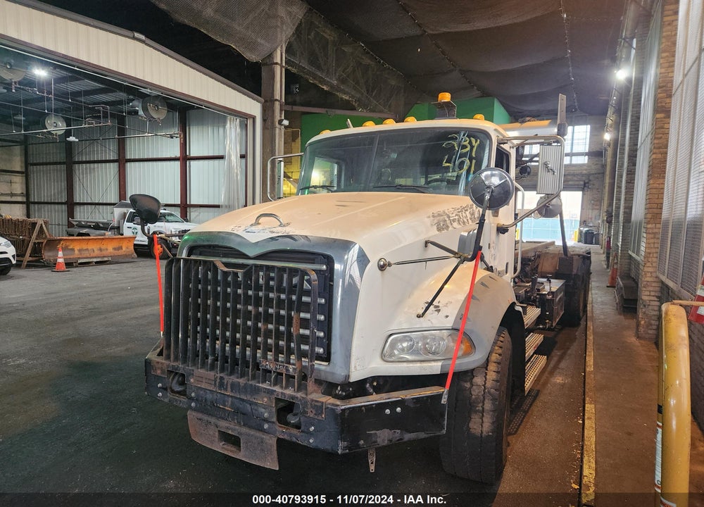 2016 MACK 800 GU800 VIN: 1M2AX18C9GM032223