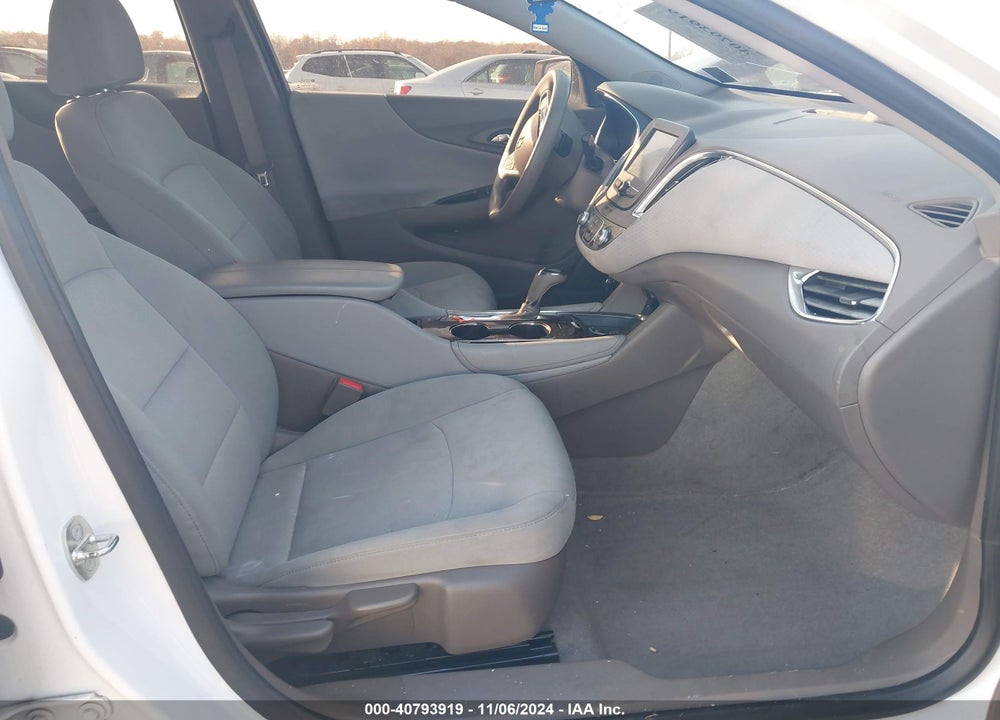 2018 CHEVROLET MALIBU LT VIN: 1G1ZD5ST1JF115326