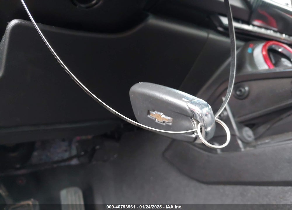 2017 CHEVROLET CAMARO VIN: 1G1FE1R71H0207616