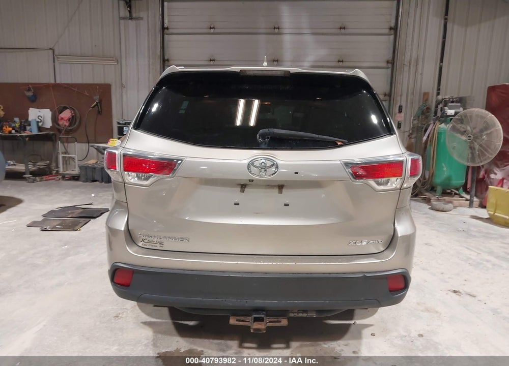 2016 TOYOTA HIGHLANDER XLE V6 VIN: 5TDJKRFHXGS294546
