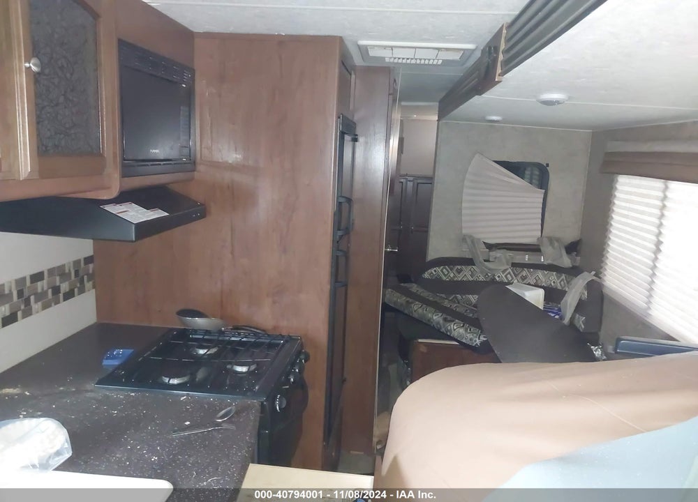 2017 COACHMEN FREEDOM EXPRESS VIN: 5ZT2FEUB9HA023510