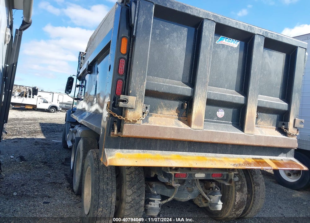 2022 MACK GRANITE VIN: 1M2GR2GC7NM027708