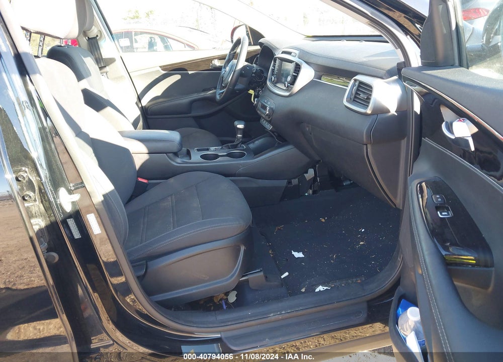 2019 KIA SORENTO 2.4L LX VIN: 5XYPGDA39KG592294