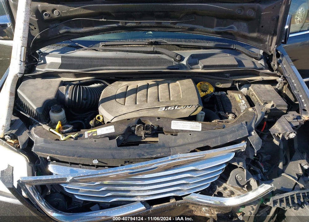 2014 CHRYSLER TOWN & COUNTRY VIN: 2C4RC1CG8ER377153