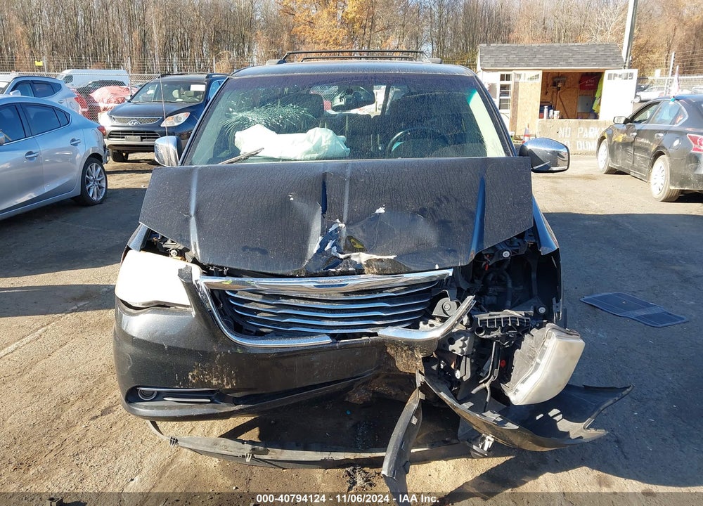 2014 CHRYSLER TOWN & COUNTRY VIN: 2C4RC1CG8ER377153