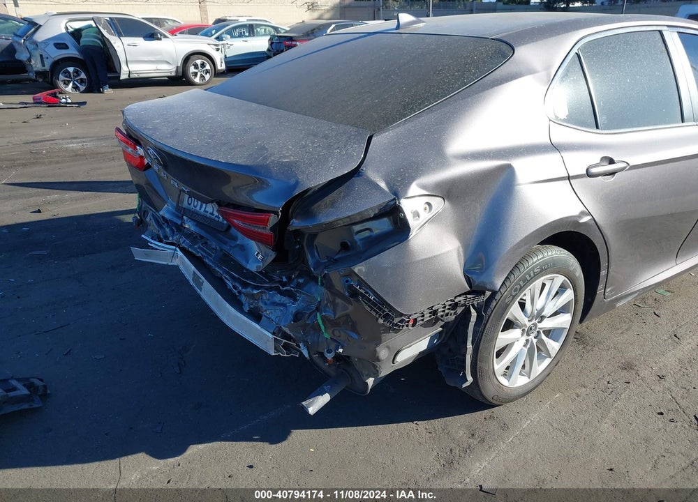 2019 TOYOTA CAMRY LE VIN: 4T1B11HK3KU192166