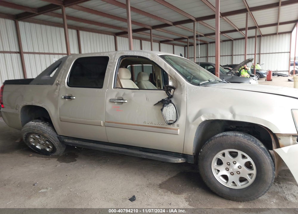 2007 CHEVROLET AVALANCHE 1500 LS VIN: 3GNEC120X7G140604