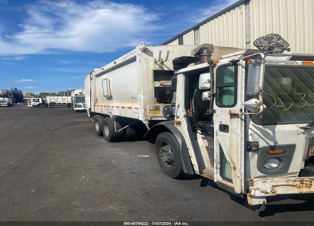 2013 MACK 600 LEU600 VIN: 1M2AU02C4DM007074