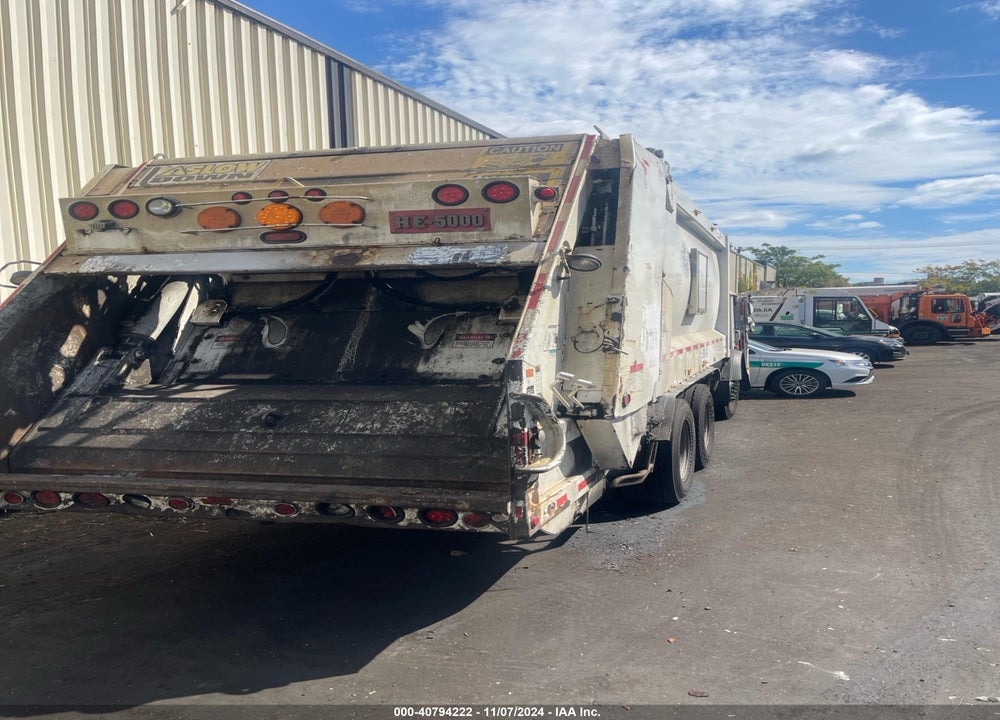 2013 MACK 600 LEU600 VIN: 1M2AU02C4DM007074